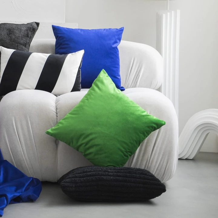 Stripes czarno biała poduszka dekoracyjna 50x30