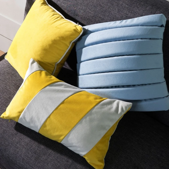 Stripes szaro żółta poduszka dekoracyjna 50x30