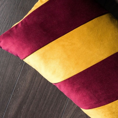 Stripes bordowo złota poduszka dekoracyjna 50x30