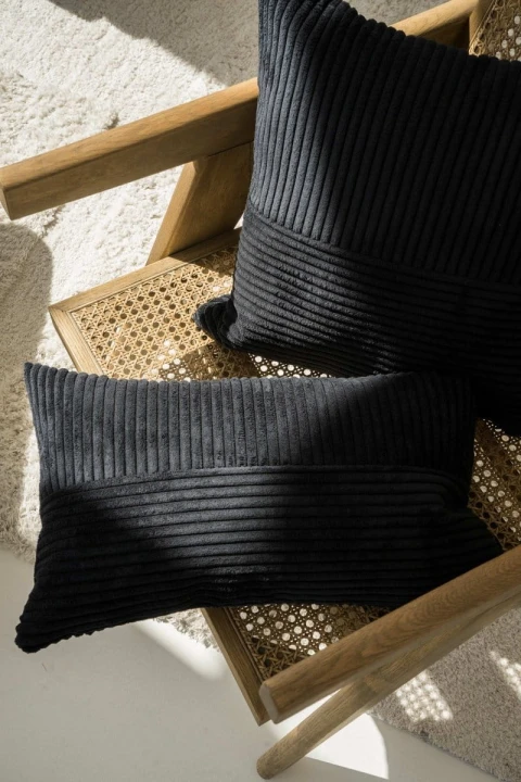 Cord Slim czarna poduszka dekoracyjna 45x45
