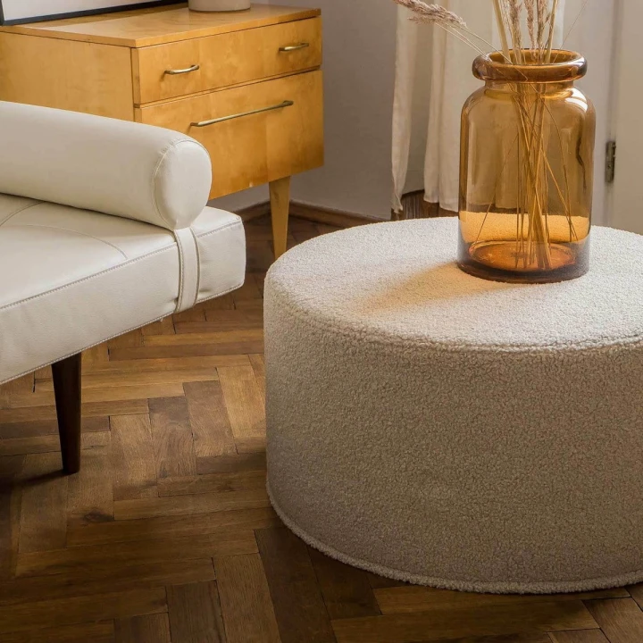 Duża beżowa pufa Cozy 60x30