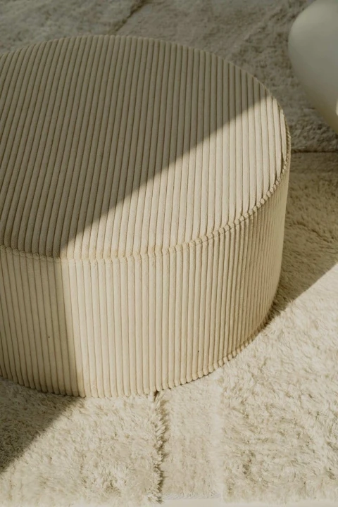 Duża okrągła kremowa pufa CORD Slim 60x30