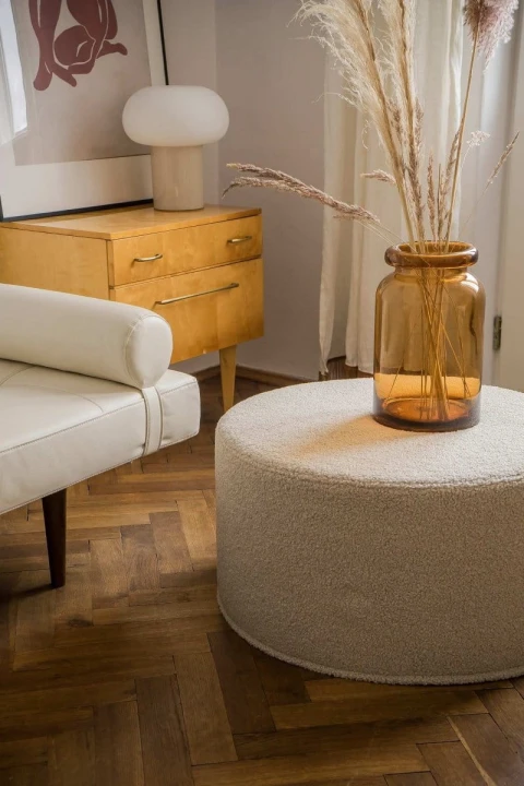 Duża kwadratowa beżowa pufa Cozy 60x30