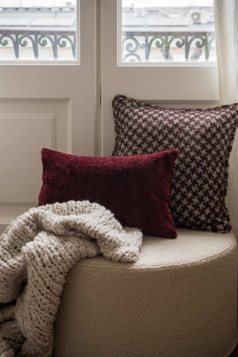 Duża kwadratowa beżowa pufa Cozy 60x30