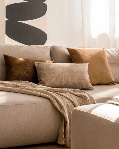 Beżowy zestaw poduszek dekoracyjnych Velvet + Stone 1.webp