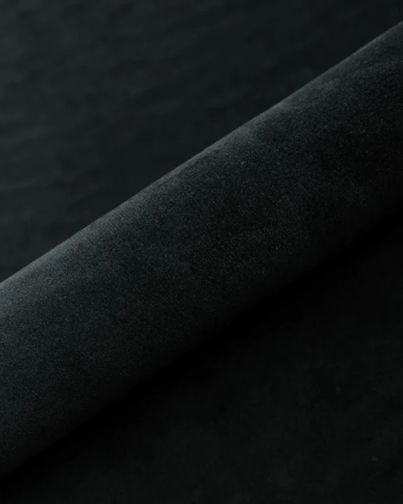 VELVET czarne.webp