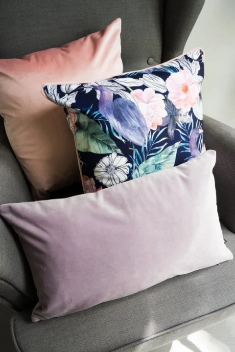 Velvet jasno fioletowa poduszka dekoracyjna 45x45